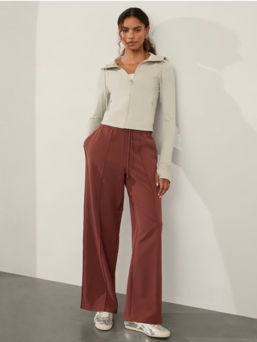 NWT Athleta Endeavor Relaxed Pant Wide-Leg Drawstring Pull-on- Cherrywood, Sz M